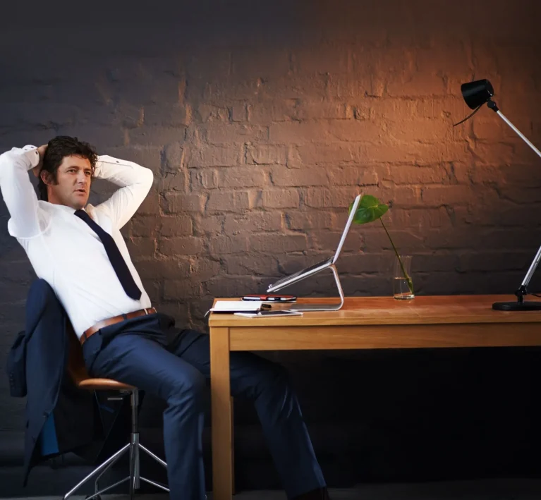 Wie kann man Ablenkungen minimieren und fokussiert arbeiten?